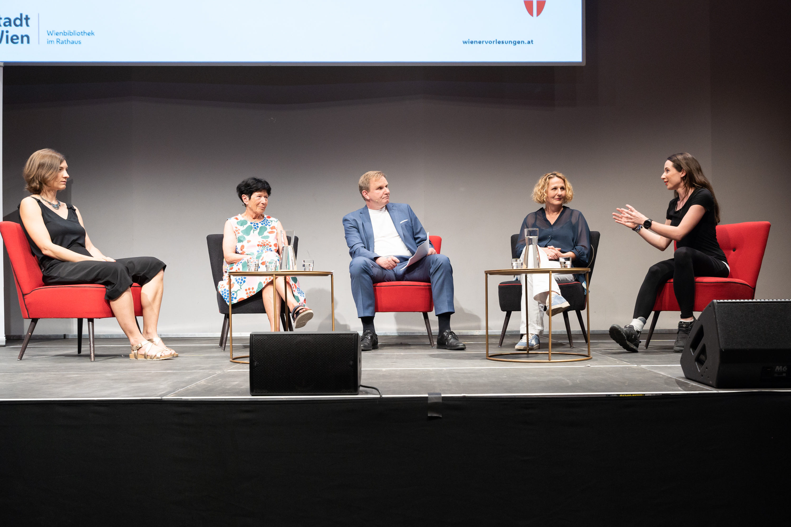 Prof Nowotny at the Wiener Vorlesungen
